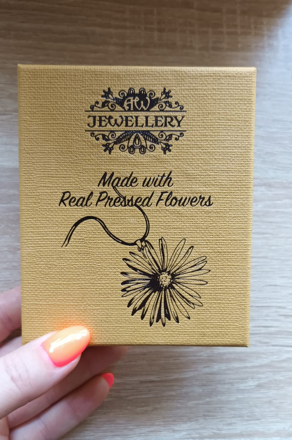 Pressed Flower Necklace & Earrings Set – Gift Box Included